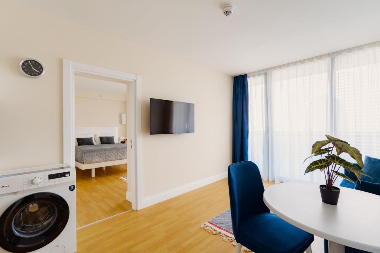 Grand City Real Estate Apartment Батуми Екстериор снимка