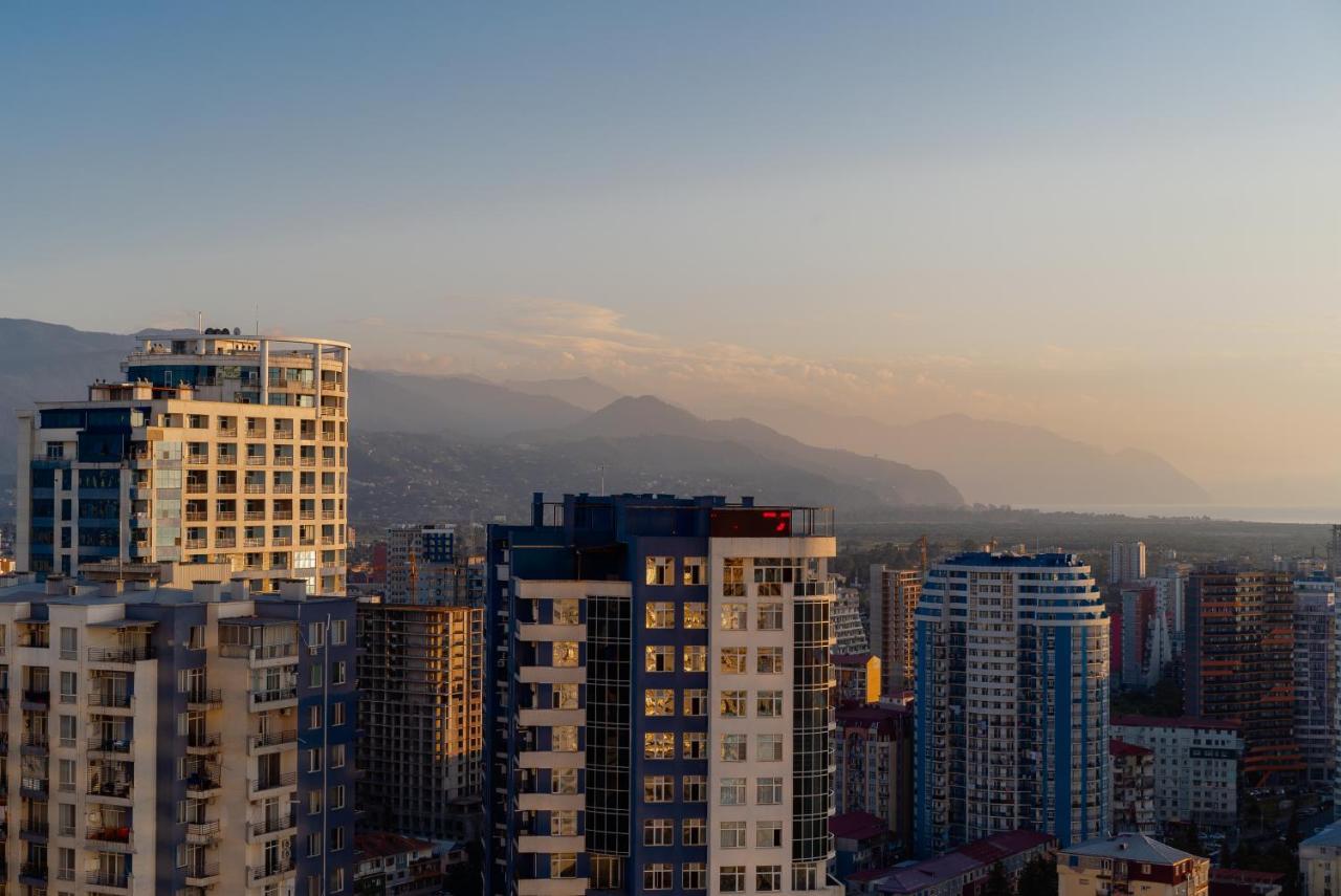 Grand City Real Estate Apartment Батуми Екстериор снимка