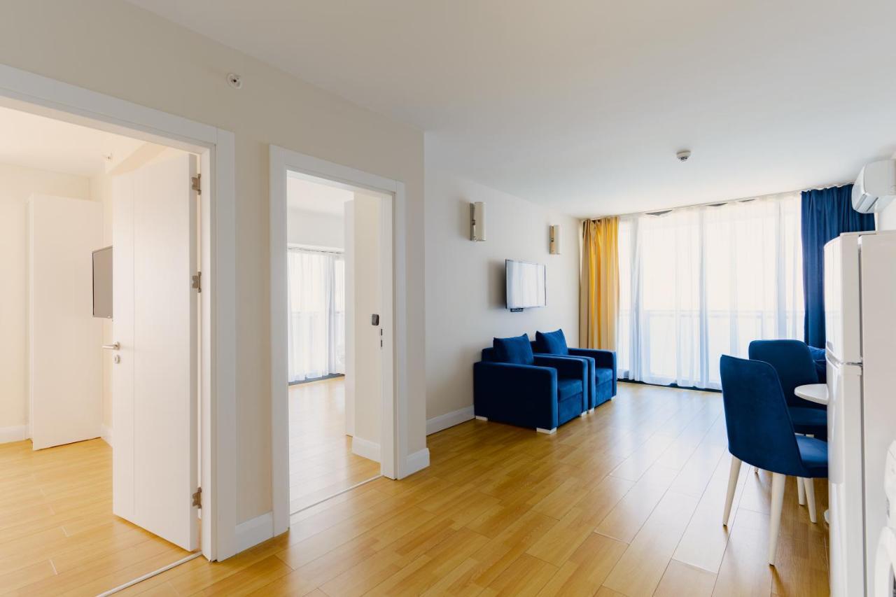 Grand City Real Estate Apartment Батуми Екстериор снимка