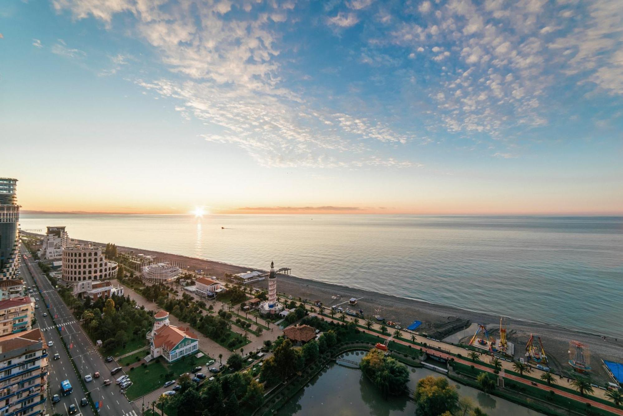 Grand City Real Estate Apartment Батуми Екстериор снимка
